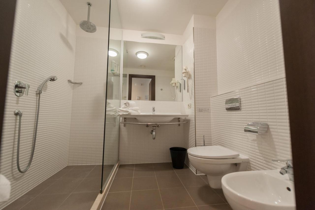 Kona Hotel Verona By Kleos Group Collection Negrar Exterior photo